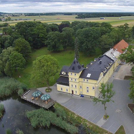 卢卡宫酒店 Zakrzów 外观 照片