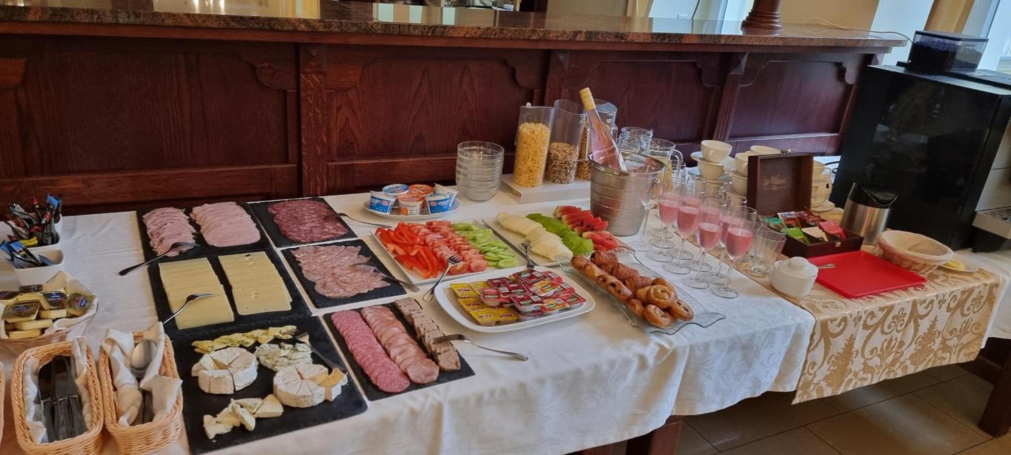 卢卡宫酒店 Zakrzów 外观 照片