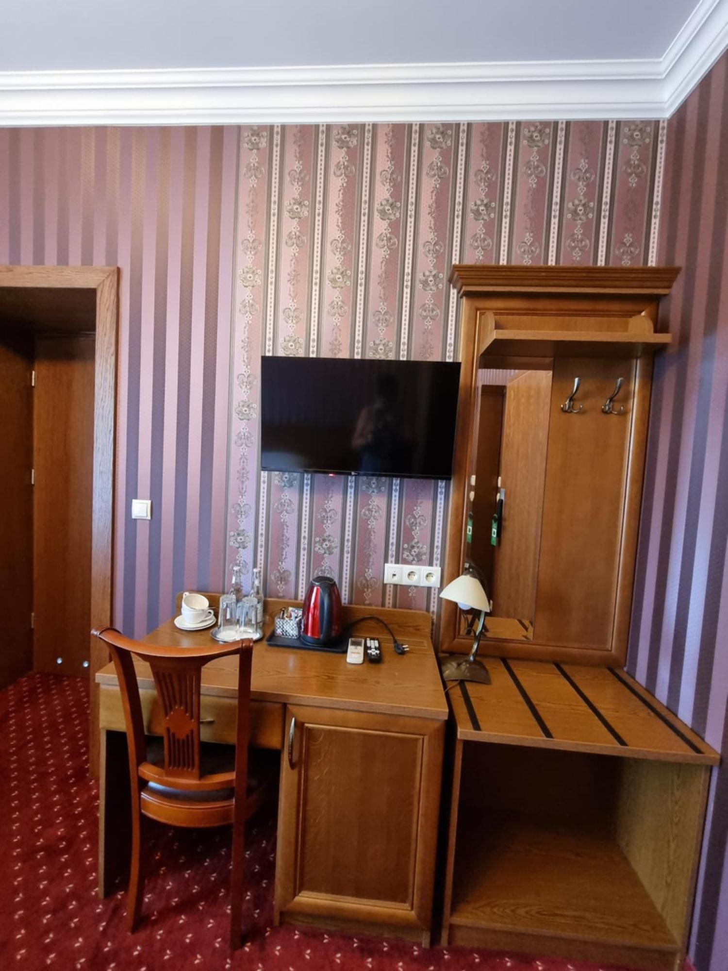 卢卡宫酒店 Zakrzów 外观 照片