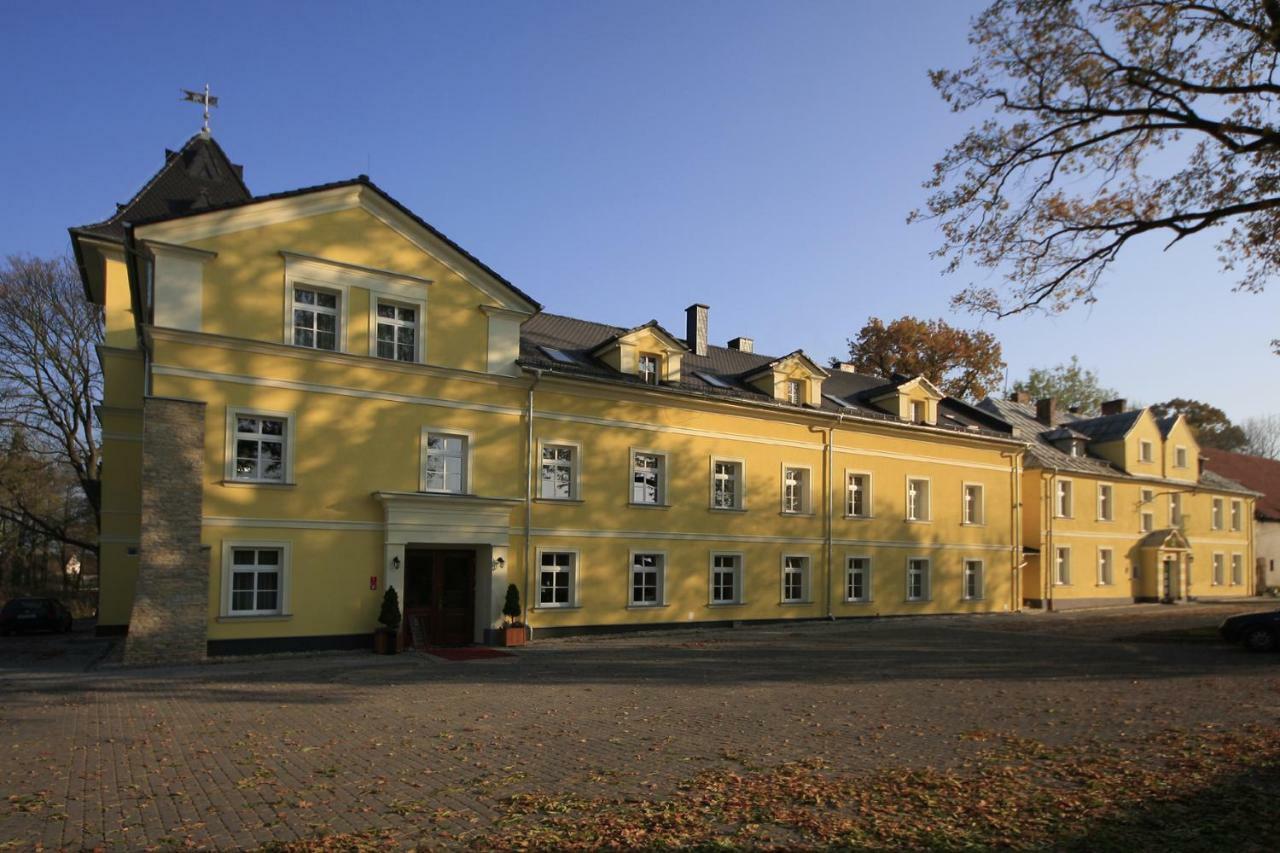 卢卡宫酒店 Zakrzów 外观 照片
